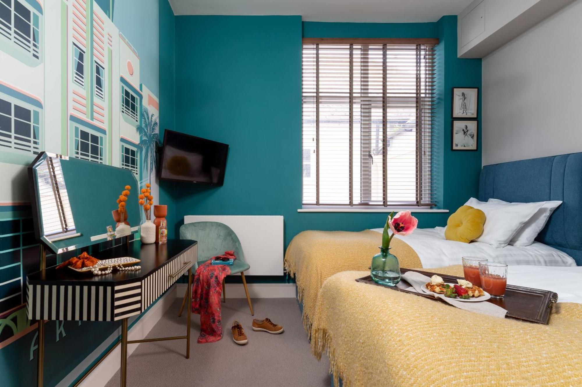 Cathedral Yard - Art Deco Luxury Apartment