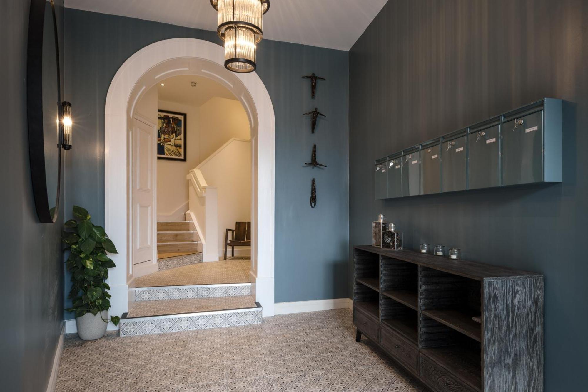 Cathedral Yard - Art Deco Luxury Apartment *